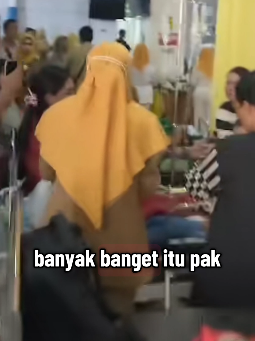 Hastag HENTIKAN MAKANAN BERGIZI GRATIS menggema, banyak keracunan #mbg #makanbergizigratis #prabowo 