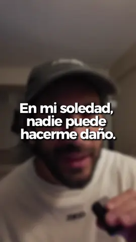 Necesito que aunque sea UNA mujer me responda 👇🏽👇🏽 . ¿Que le ven de divertido? ¿Que les causa gracia? ¿Por que festejan este tipo de videos? ¿Por que son asi de desleales?¿por que siempre que una mujer sube contenido solo gira en torno a la infidelidad? ¿Es real que esta en su gen y ya? ¿En serio sin TODAS iguales?  . Uno guarda la esperanza, cree que no, pero ¿donde estan las que no? Porque solo vivimos escuchando a las que si, a las que si son infieles.  . Si existen mujeres fieles, ¿por que estan en silencio? ¿Existen o simplemente la chica del video soltó realmente un facto?  . Son las mismas que se preguntan:  💁🏻‍♀️ - “¿por qué los hombres estan tan princesos? ¿Por qué no quieren nada serio?” . Te lo respondo yo, porque cada vez que vemos de que “se rien” se nos van las ganas. En serio, estamos cada vez mas convencidos de que “en nuestra soledad, nadie puede hacernos daño”.  . Es triste? Si. Pero mas triste seria lidiar con tanta deslealtad. 💀💀 no es por acá, estan errando un monton. . . . . #reflexionesdelavida #Verdades #mujeres #infidelidad #desarrollopersonal 