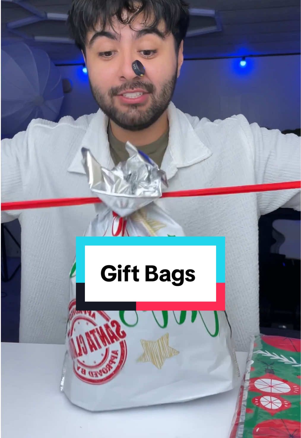 Kringle Express Gift Bags #giftbags #christmasgiftbags #titkokmademebuyit #tiktokshopcreatorpicks #christmasgiftideas 