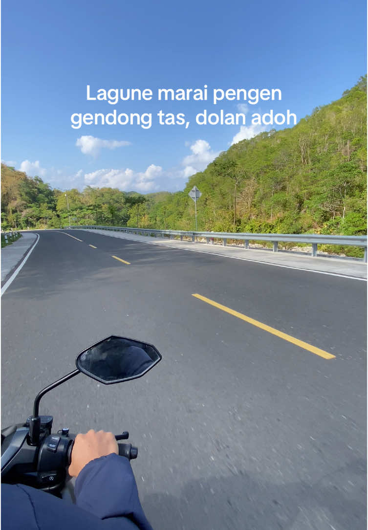 Kuyy. #healing #weeken #trend #fypage #4u #gunungkidul #pantaivibes #gunung 