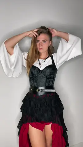 Check out my page for more renfaire styling advice! P.S. This costume is linked above! 🔝 … #pirate #halloween 