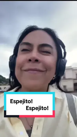 Te dijeron que te vieras en la pantalla. Pero la pantalla no te refleja… Te traduce. Te decodifica. Te vende. Y mientras tú ves contenido alguien más ve tu alma… convertida en moneda. La pantalla no es un espejo. Es un liftro. Y lo que refleja… ya no te pertenece. #CuestionarTElibera… pero primero pregúntate: ¿quién te ve cuando crees que te estás viendo? #VerdadD#VerdadDisolutatoEspejito #blackscreen #data 