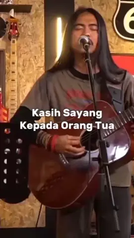 Cinta kepada Orang Tua emang sulit disampaikan sekedar dengan kata².. • • #mawang #kasihsayangkepadaorangtua #dagelanmusik 