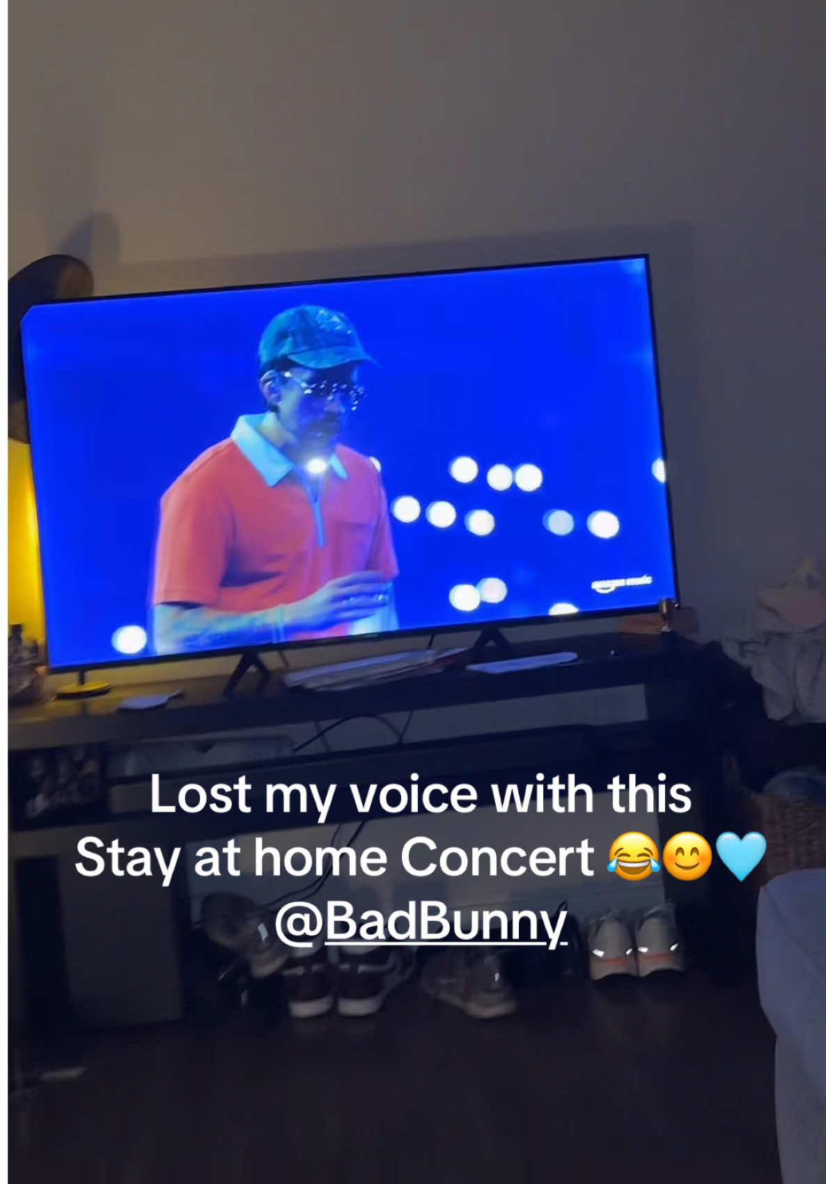Stay at home concert de @Bad Bunny !!!!! I won’t be able to talk for the next 24 hours 🤭🔥🔥 @Amazon Music @amazonmusiclatin  #concert #concierto #badbunny #amazonmusic 