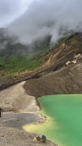 dan sekarang, kawah papandayan ditutup permanen🥲 #papandayan 