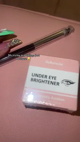 I just be doing shi idk 😂. #foryoupage #makeup #eyebrightner 