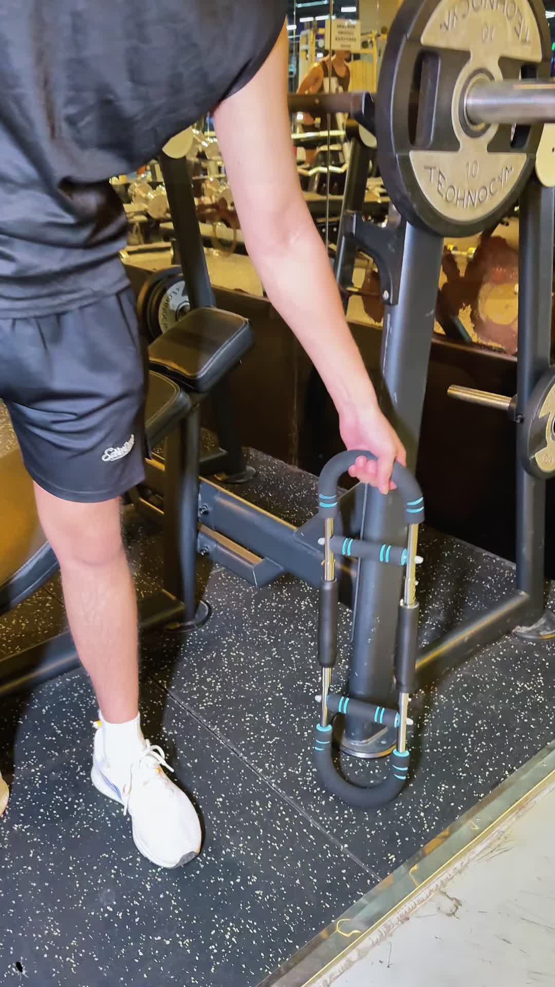 Adjustable Twister Arm Trainer 😍 Home Gym Essential #homefitness #homegymequipment #gymequipment #workoutequipment #resistancebands #fitnessequipment #homeworkoutgear #gymaccessories #fitnesstools #armtrainer #TwisterArmTrainer #ArmTrainer #ChestWorkout #ShoulderWorkout #HomeFitness #WorkoutAtHome #FitnessTok #StrengthTraining #HomeGym #FYP