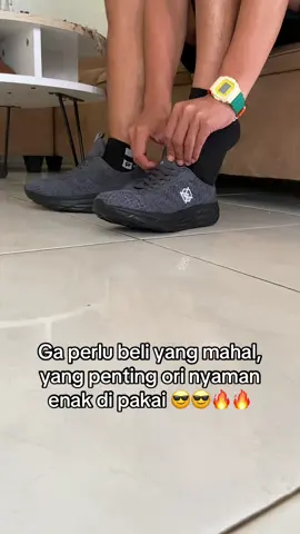 Sangat ringan & empuk 😎🔥🔥. #fyp #sepaturunning #sepatuolahraga #sepatusneaker #sneakercollection 