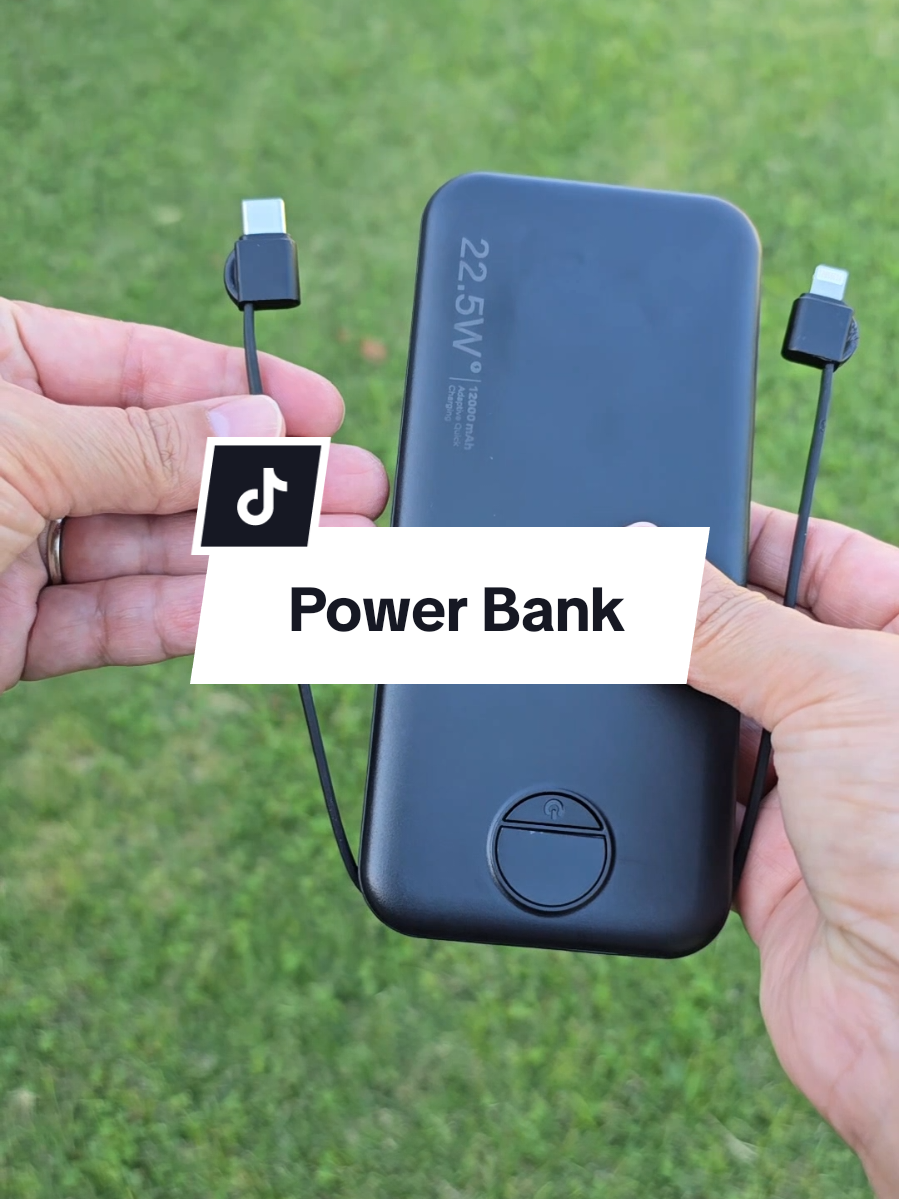Andas de viajando y te quedaste sin bateria? Este power bank te salva de emergencias! #powerbank #portablepowerbank #portablephonecharger #tiktokshop #travelessentials 