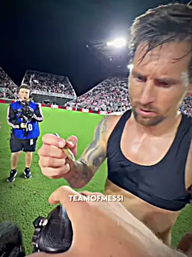 GOAT’s first ever camera signature 🐐 #fyp #football #messi 