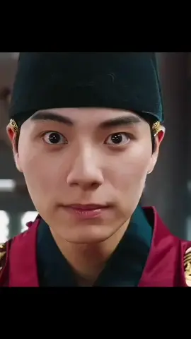 No one’s taking his girl—she’s all his. 💕or else 👊🏽🤣 #BonAppetitYourMajesty #yoona #leechaemin #kdrama #fyp 