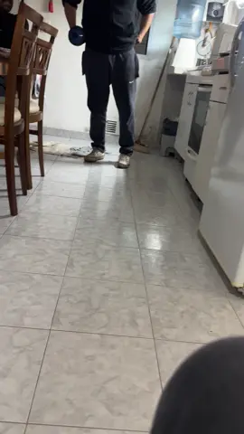 Así se hace la ruedita. Como yo no la sé hacer no opino #tiktokviral #amigos #tiktoklive 