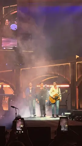 @Jonas Brothers open with Bully in Portland!! 