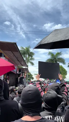 sigaw ng taumbayan: IBAGSAK! IBAGSAK! IBAGSAK!!! #lunetapark #rally #martiallaw #ML53 #protesta 