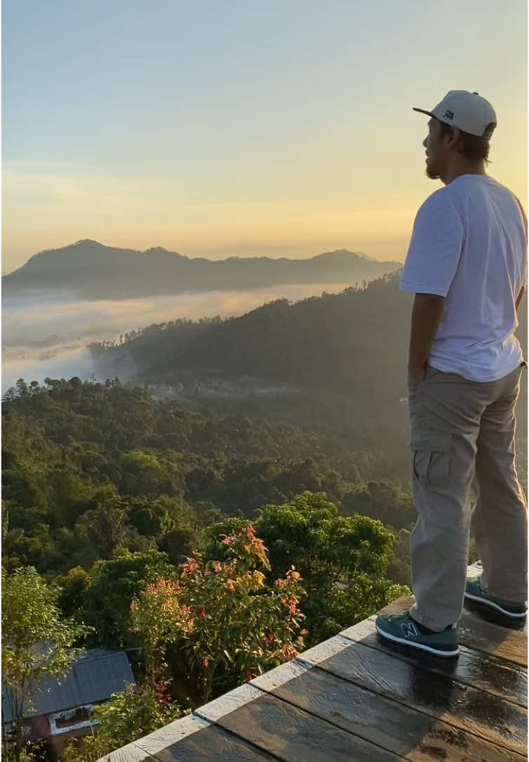 Puncak data, kec.baso kab.Agam 🌈⛅️🌹 #sunrise #puncakdatabaso #wisatasumbar #tripsumbar #minangrancak #laguminang #minangtiktok 
