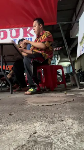 jangan rebutan yaa satu satu