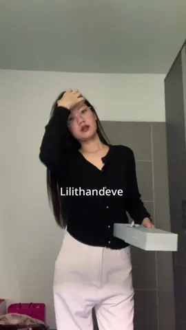 ไปงานขาวดำ เลือกใช้นำหอมกลิ่นสะอาดๆ สดชื่นสบายๆ#น้ําหอม #lilithandeve 