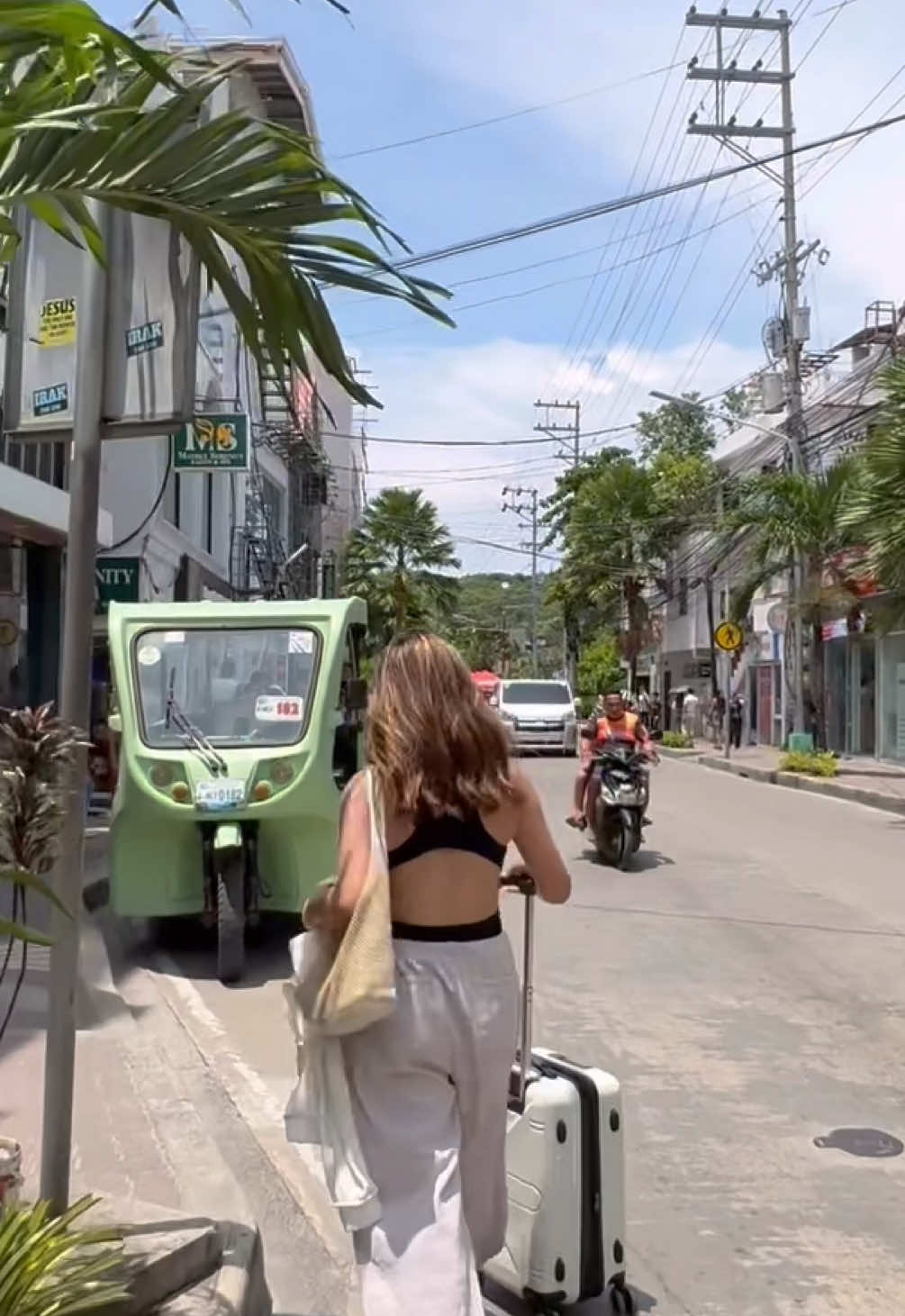 backless kasi mainit 😚 #bodysuit #backless #hottiediaryph 