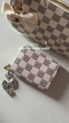 Can’t believe this wallet is 39 pesos only 😩✨ #wallet #cardholderwallet #womenswallet #retrowallet #cardwallet@BETA Wallets.PH 
