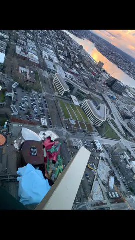 Seattle Washington Space Neeedle. This was a fun trip. #seattlewashington #spaceneedleseattle #washingtonstate #trips #fyf 