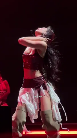 the way she moves 🫠😵‍💫😵‍💫 @JENNIE #jennie #jenniekim #blackpink #fyp #kpopfyp 