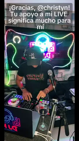christyn, gracias por tu valioso apoyo en mi LIVE. Seguiré esforzándome para crear contenido LIVE aún mejor.#tiktoklive #livehighlights #livegift #sundaebowl #hatandmustache 