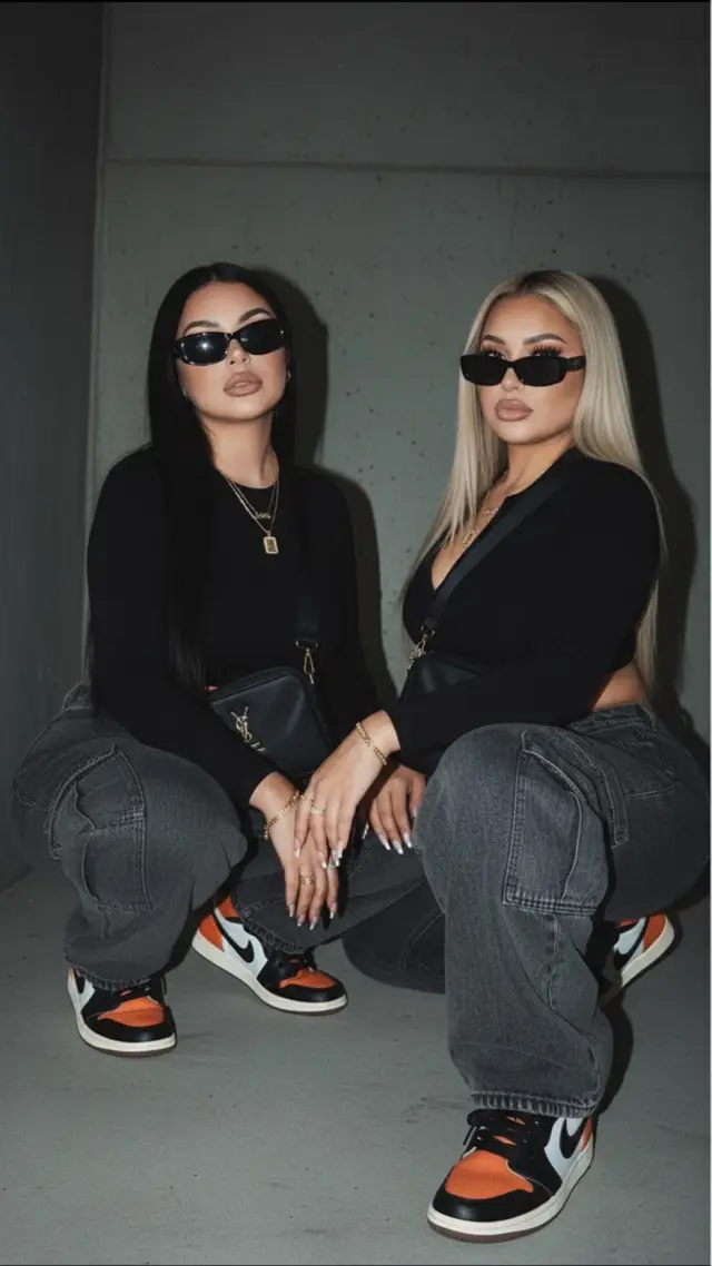 Bestie photoshoot.  We cute or whatevaaaa #latinatiktok #trending #losangeles #viral @𝒥ℯ𝓈𝓈𝒾𝒸𝒶 ᥫ᭡. 