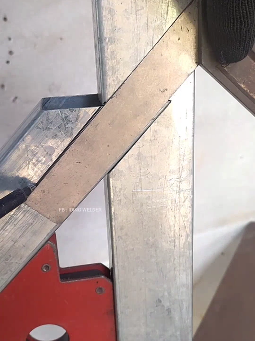 How to make a strong thin metal joint that is rarely discussed by everyone.  #welding #welder #metalwork #joining #fabrication