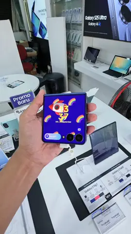 Ready Stok Galaxy Z Flip 7  Coral Red,Blue Shadow,Jet Black,Mint . . .  Flip 7 256 17.999.000 Flip 7 512 19.999.000 Promo Cashback 2 jt dan dapatkan bonus lainnya . . Langsung Wa Admin Ya . .  #flip7 #galaxyflip7 #samsungflip7 #solo #samsungofficialsurakarta 