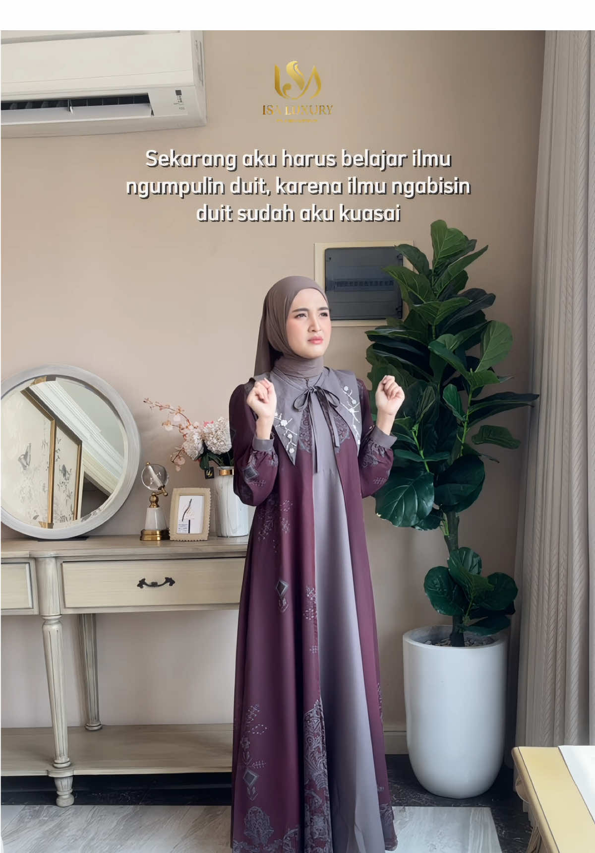 Ilmu ngumpulin duit wajib sahabat Isa punya untuk selalu ikut PO produk-produk ekslusif Isa Luxury🤩 Contohnya Sarimbit Pusaka Cundamani yang lagi viral dimana-mana ini😍 Sahabat Isa jangan sampe kelewatan PO nya yah karena close PO sarimbit ini semakin dekat, minsa gamau sahabat Isa ketinggalan Sarimbit Pusaka Cundamani koleksi ekslusif by Isa Luxury ini🖤 #sarimbitkeluarga2026 #sarimbitpremium2026 #sarimbitisahijab #sarimbitisaluxury #sarimbitviral   