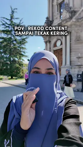 Perkara penting sebelum rakam content di luar: ✅ Pastikan dah breakfast / isi perut ✅ Bawa air secukupnya ✅ Cari natural lighting Masalahnya… saya rakam content lepas berjalan hampir 30 minit di Istanbul, perut kosong + tak sempat minum. Gigih betul kan 😂 Hasilnya? Memang terasa kesannya pada content saya. Lesson learned ✅ Siapa pernah jadi macam saya, rakam content sambil perut kosong + haus? 😂 Share pengalaman korang kat komen.