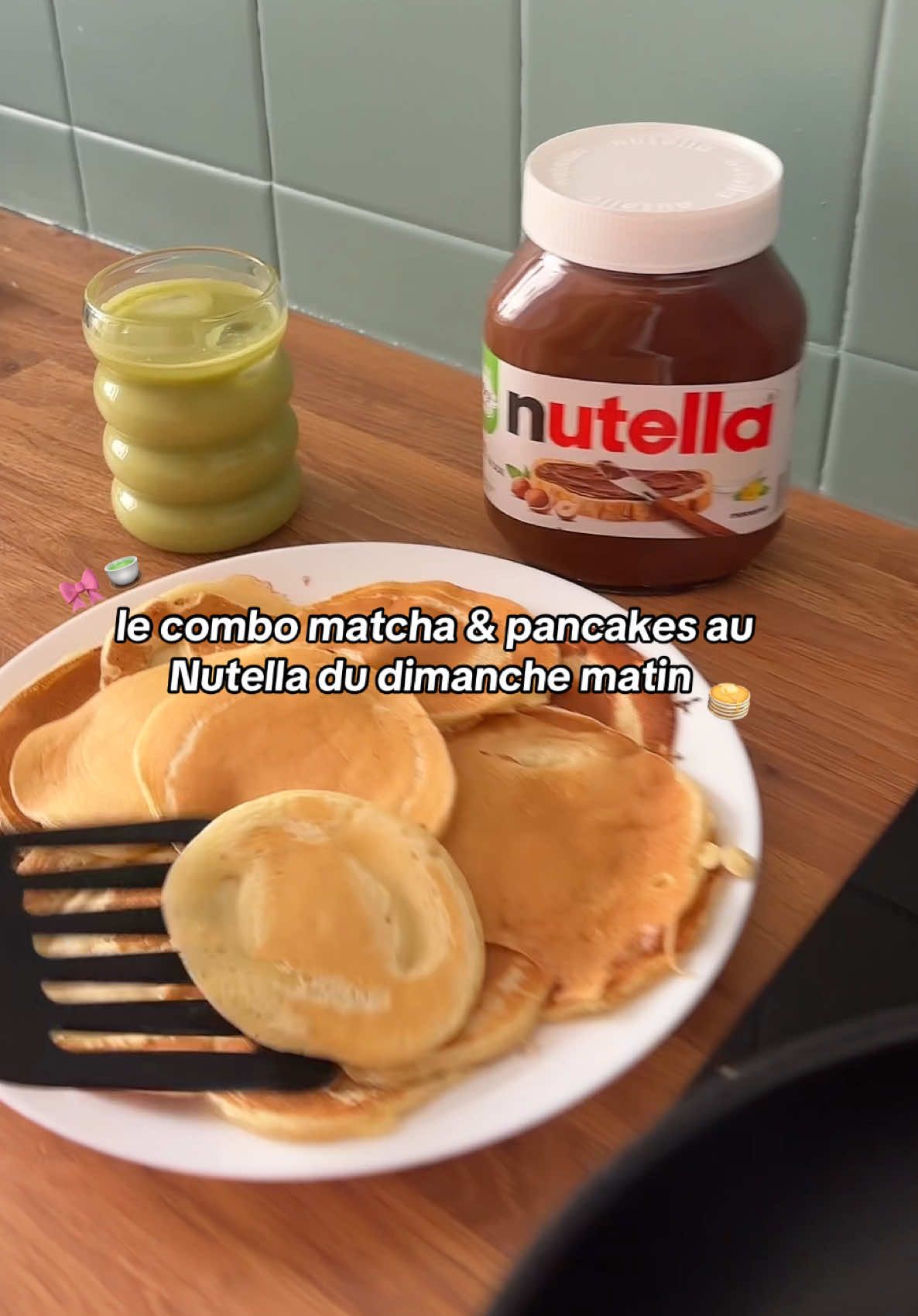 clean girl mais pas trop 🤭 #pancakes #matcha #breakfast #sundaybreakfast 