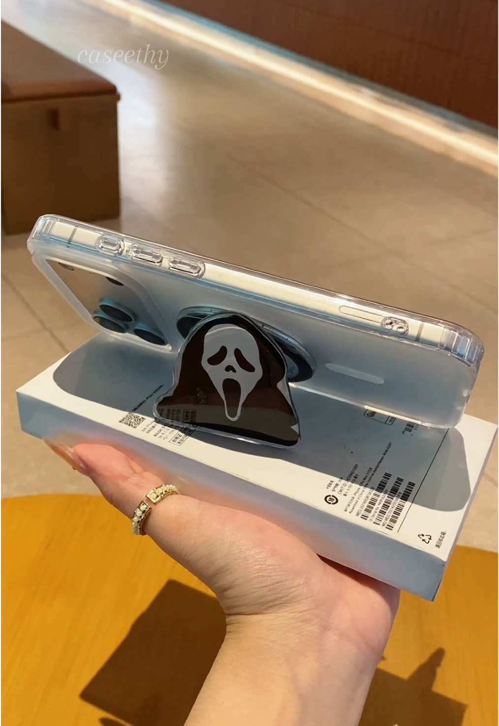 So cute and spooky with a strong magnetic hold!👻🫶#magneticphonegrip #phoneaccessories #halloween #fallfreshness #ghost  yt 