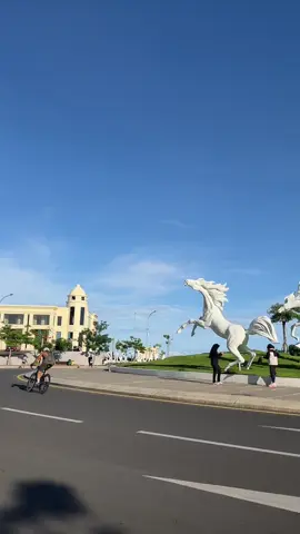 Tempat fav Joging di Makassar 🏃‍➡️🏃🏻‍♂️‍➡️🏃‍➡️ #jogging #vibespagihari #minggupagi #langitcerah #fyppppppppppppppppppppppp 