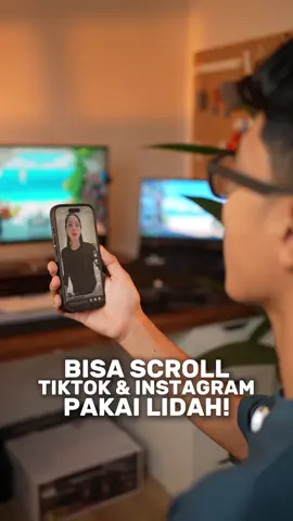 Scroll hp pake jari❌ Scroll pake lidah✅
