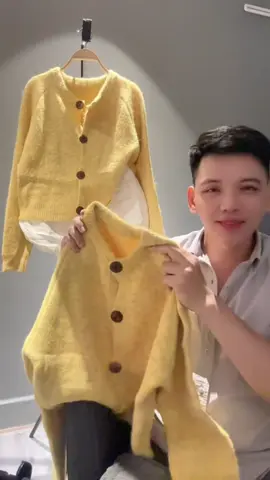 Áo len nữ cardigan len lông mịn cúc gỗ tay dài màu vàng musstard xinh #TikTokLIVE #nhatran #LIVEhighlights #aolennu 