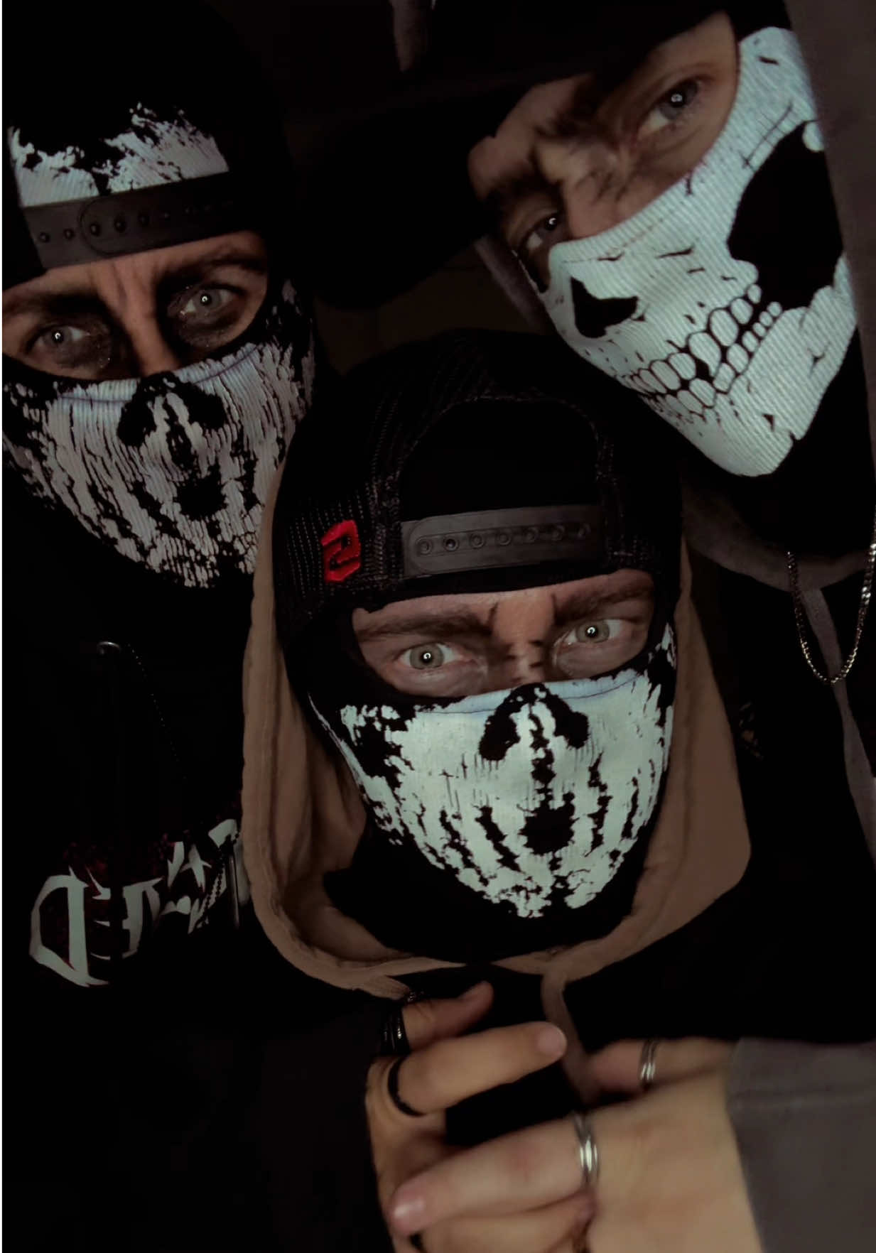 Let me introduce you to my boyfriends. @Callsign: Krypt @Dakah #boyfriends #masktok #cosplay #BookTok #callofdutycosplay 