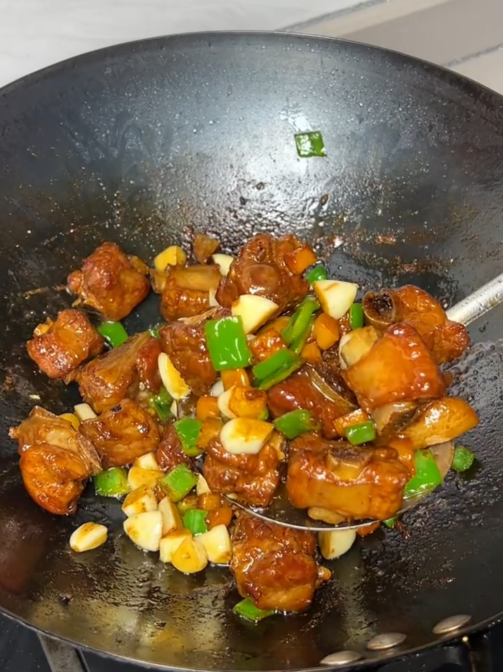 青椒排骨，焦香入味#青椒排骨 #好好吃飯 #家常菜