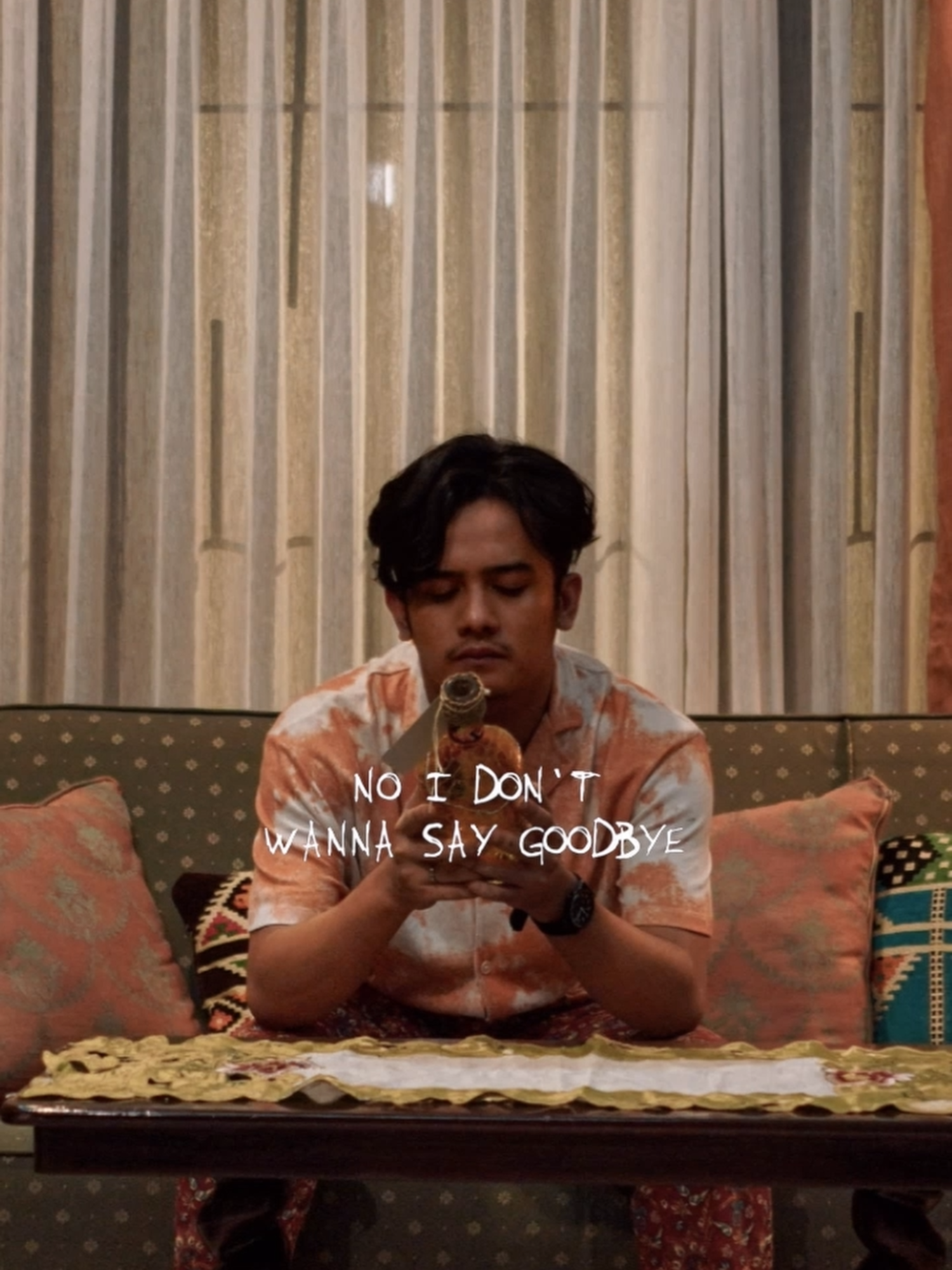 Pernah gak sih kamu nganggep dia segalanya… tapi ternyata di hidup dia, kamu cuma ‘numpang lewat’? 🥲 Nah, drama kayak gini persis ada di Dilanjutkan Salah, Disudahi Perih. 🎬 Biar gak cuma denger cerita orang, mending kamu rasain langsung di bioskop. Apalagi sekarang ada promo BELI 1 GRATIS 1 TIKET – ajak orang tersayang biar makin seru! #FilmDSDP #DSDP #DILANJUTKANSALAHDISUDAHIPERIH #SoexMovies #SoexEntertainment #FilmIndonesia #PromoTiket #BuyOneGetOne