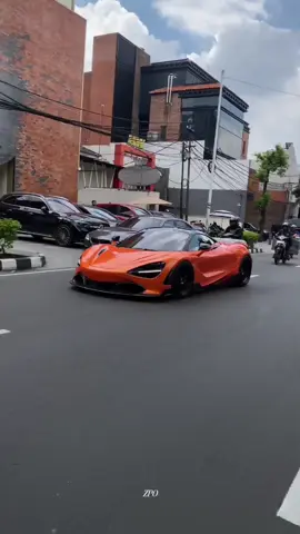 McLaren lu warna apa bos😌🙏🏻 #mclaren #catsoftiktok #carenthusiast 