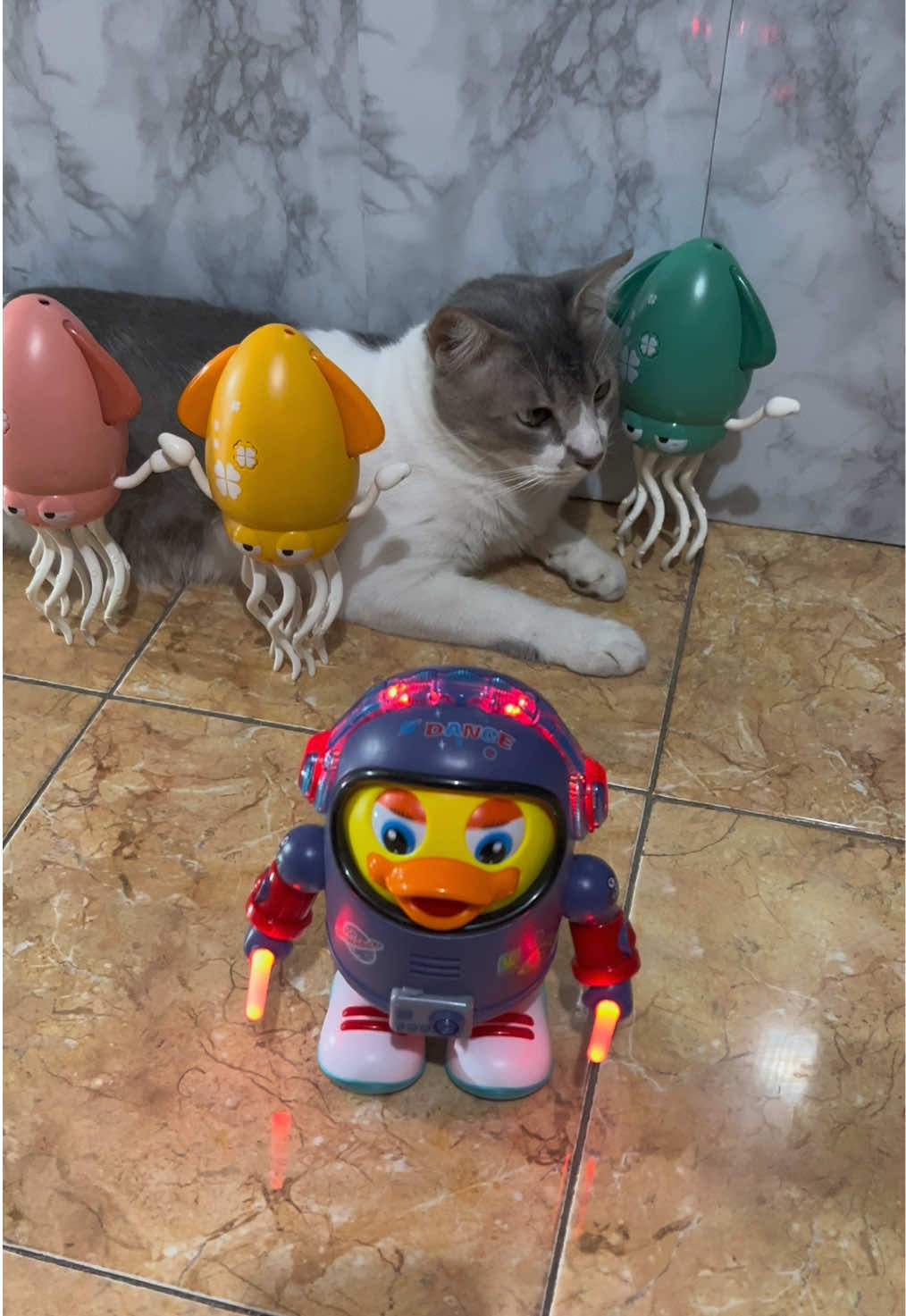 Mainan anak bebek luar angkasa joget #mainananak #mainanviral #mainan #mainanbebekangkasajoget #mainanbebekastronotjoget 