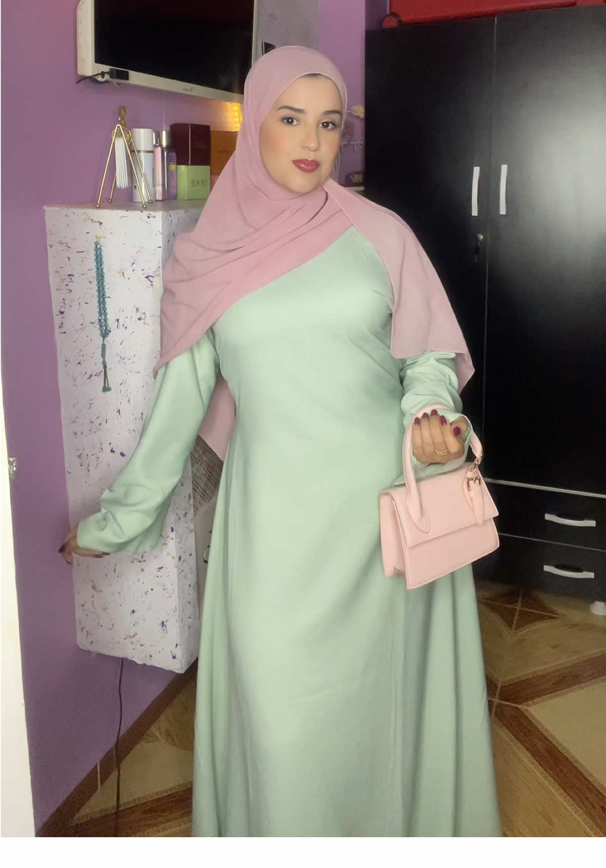Dress @_herscollection bag @Neatdz #ladymoon 