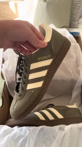 POV: you found the most perfect autumn shoe 🫒 #spezial #adidas #olivegreen #autumn @adidas 