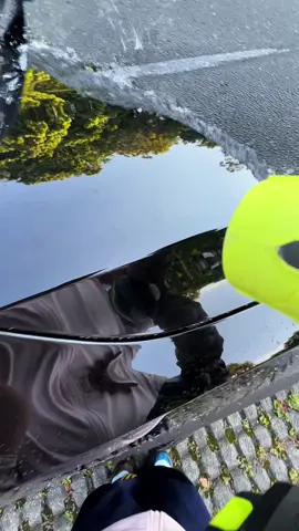 No wipe drops towel—damage paint! 😤 Blower safer, convenient seconds! 💨🚗 Comes charger + battery, storage. Trunk friendly awesome—link below! 👇#blower #CarCare #multiuse #tiktokshop #fyp 