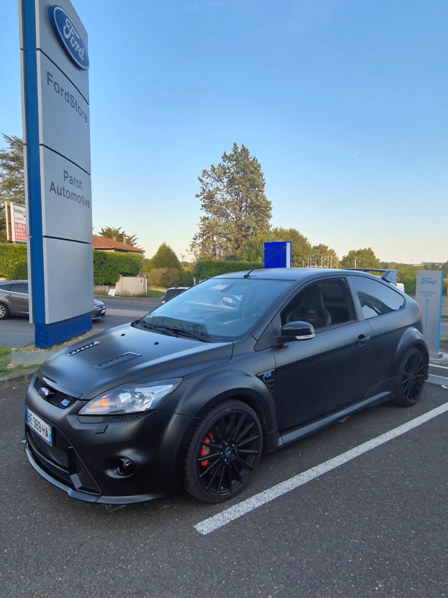 That's cute #focusrs #fordperformance #rs500 #golfr #golfgti 