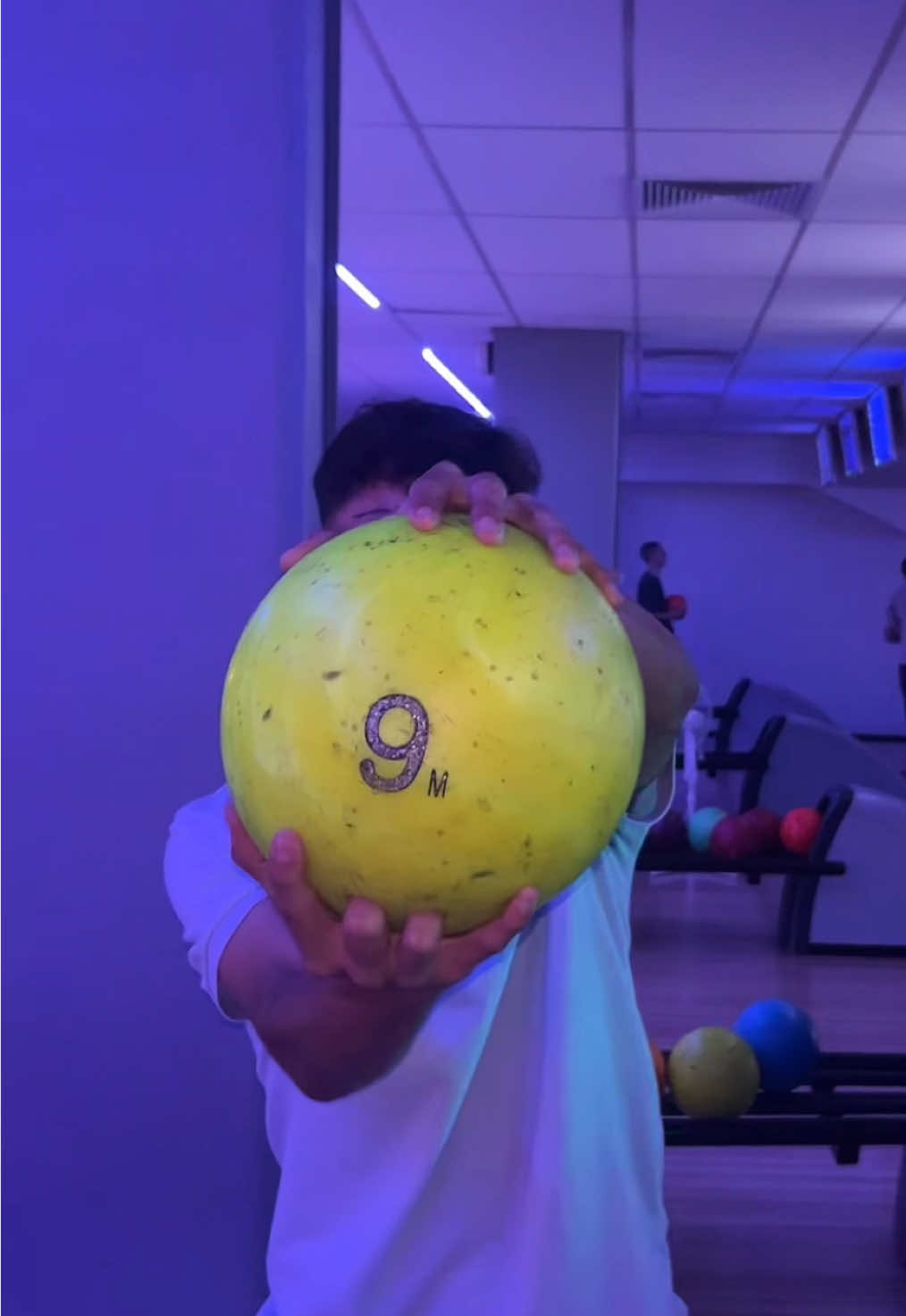 6 upside down…🎳  #9#9drake 