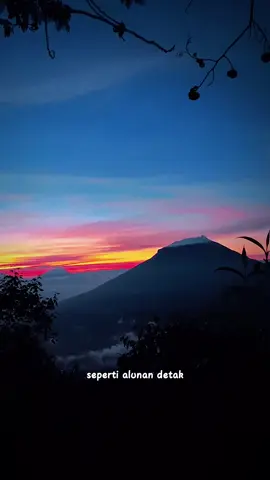 bukan tentang capek perjaLannya, tp ini tentang ...... 🥺 #sindoroviaalangalangsewu #pendakigunung #Hiking #fy #fypシ゚ 