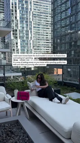 Comment TRADE for complimentary access to my day trading masterclass. #womenwhodaytrade #stocktradingmom #learntodaytrade #daytradingclass #daytradinggirly 
