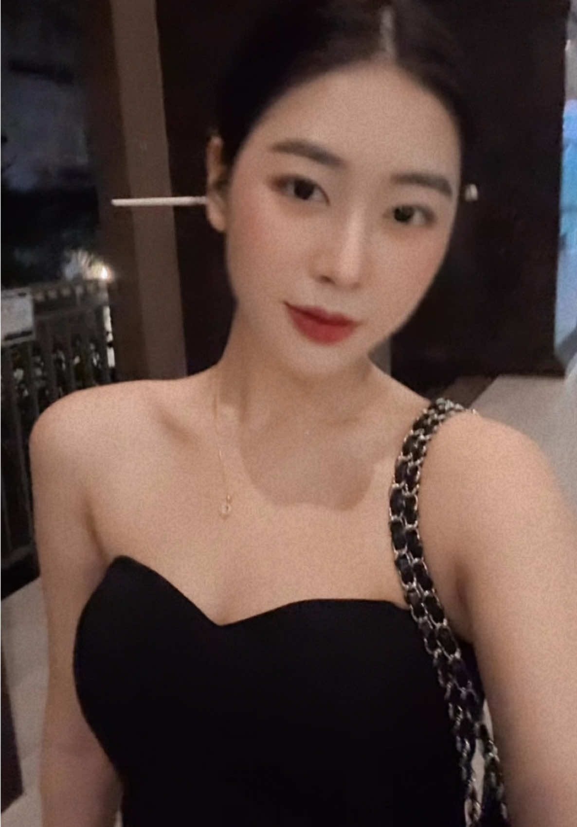 Tôi không độcc thân vì tôi không thể tìm được bất kì ai. Tôi độcc thân vì mỗi lần tôi tìm được một người, họ lại cho tôi thấy rằng, tôi tốt hơn khi độcc thân..