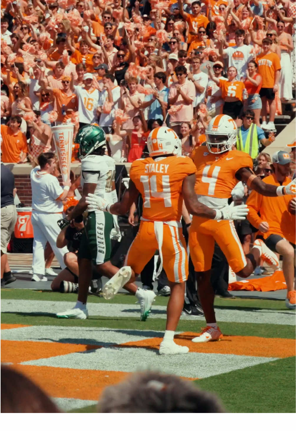 woke up feeling like… #GBO 🍊